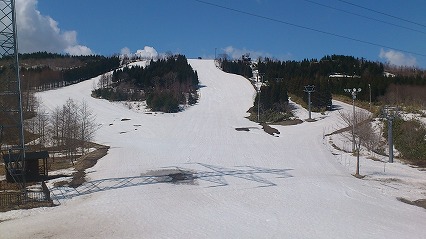 春のスキー場