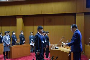 2025.04.01_新採用職員辞令交付
