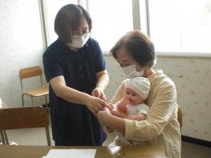 前抱きの仕方